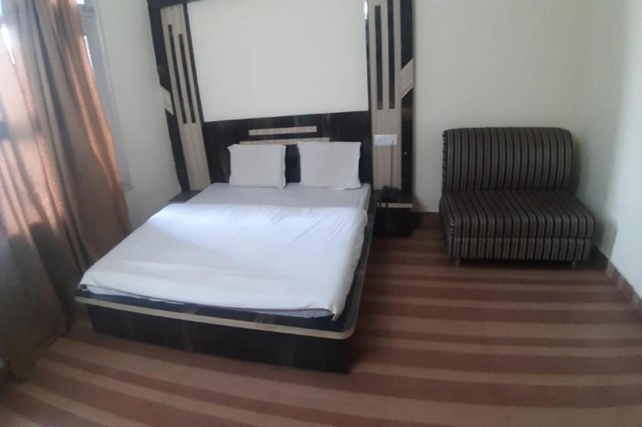 Oyo 81211 Hotel Janta Katra (Jammu and Kashmir) Kültér fotó