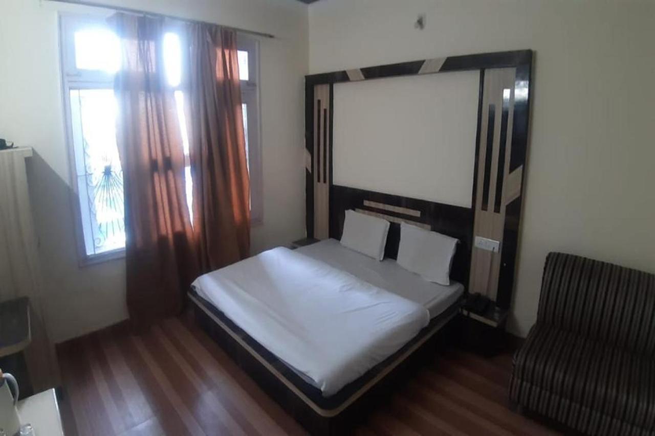 Oyo 81211 Hotel Janta Katra (Jammu and Kashmir) Kültér fotó