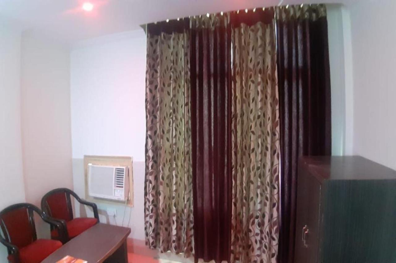 Oyo 81211 Hotel Janta Katra (Jammu and Kashmir) Kültér fotó
