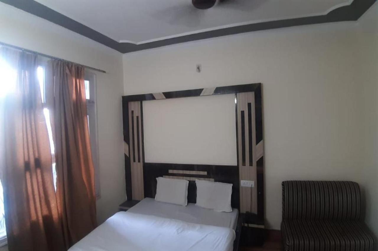 Oyo 81211 Hotel Janta Katra (Jammu and Kashmir) Kültér fotó