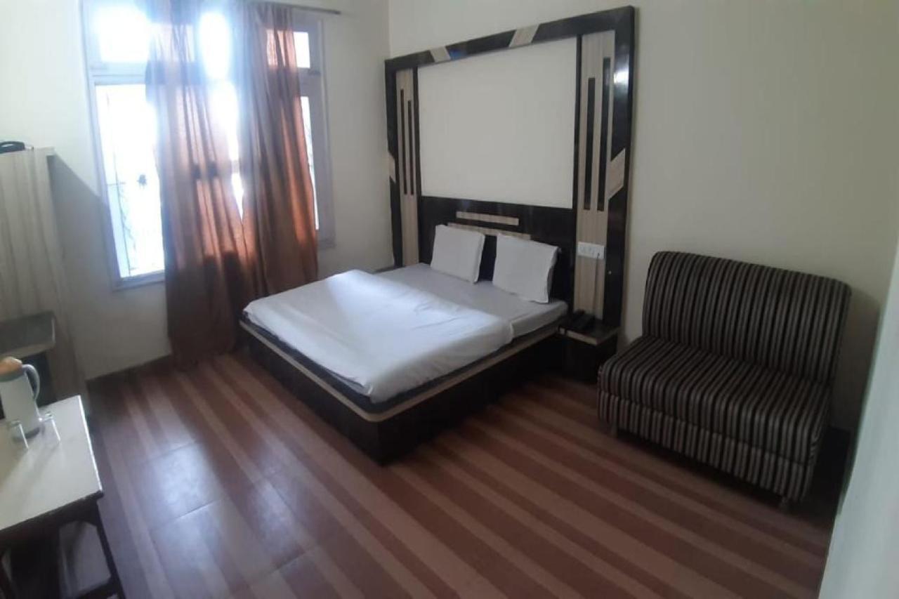 Oyo 81211 Hotel Janta Katra (Jammu and Kashmir) Kültér fotó