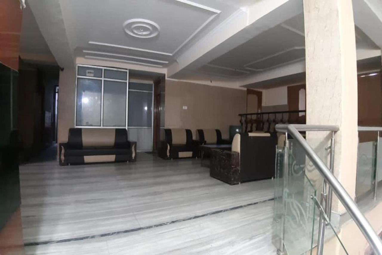 Oyo 81211 Hotel Janta Katra (Jammu and Kashmir) Kültér fotó